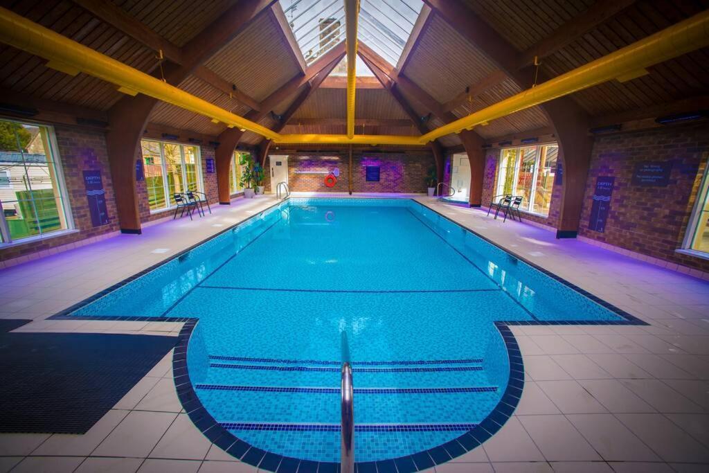 Atholl Apartment - A Unique Apartment In Countryside Park With Wifi And Access To Pool And Bar パース エクステリア 写真
