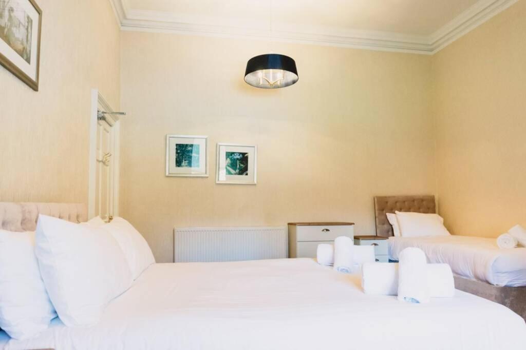 Atholl Apartment - A Unique Apartment In Countryside Park With Wifi And Access To Pool And Bar パース エクステリア 写真